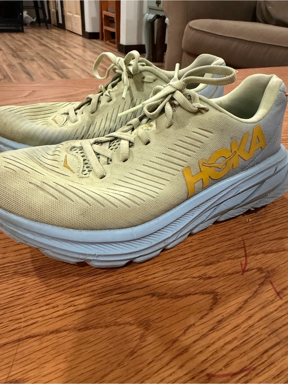 Women HOKA Rincon 3: size 7